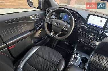 Позашляховик / Кросовер Ford Escape 2024 в 