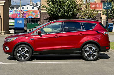 Позашляховик / Кросовер Ford Escape 2018 в 