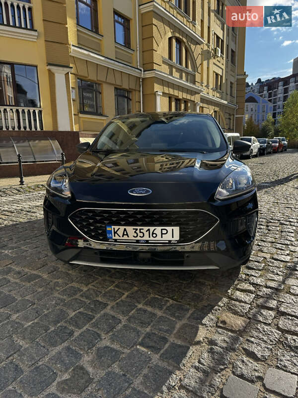 Внедорожник / Кроссовер Ford Escape 2022 в 