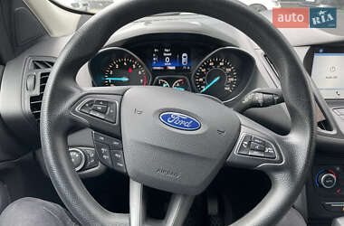Внедорожник / Кроссовер Ford Escape 2019 в 