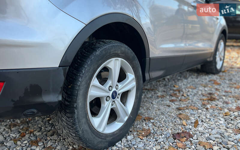 Внедорожник / Кроссовер Ford Escape 2016 в Коломые