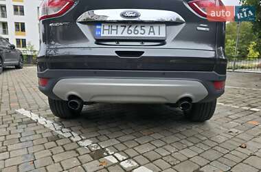 Позашляховик / Кросовер Ford Escape 2016 в 