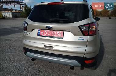 Внедорожник / Кроссовер Ford Escape 2017 в 