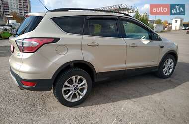 Внедорожник / Кроссовер Ford Escape 2017 в 