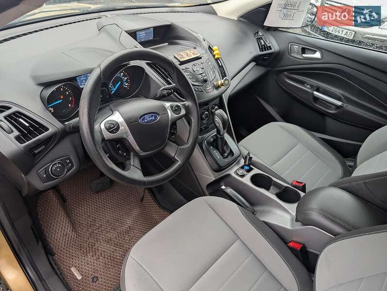 Внедорожник / Кроссовер Ford Escape 2014 в Ровно