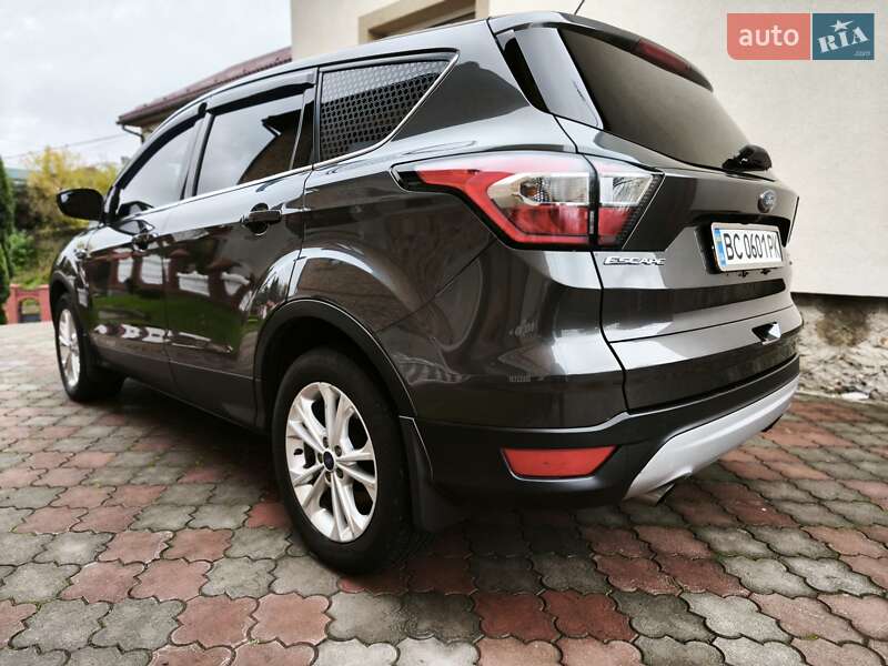 Внедорожник / Кроссовер Ford Escape 2017 в Львове