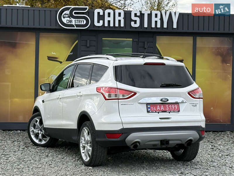 Позашляховик / Кросовер Ford Escape 2015 в Стрию