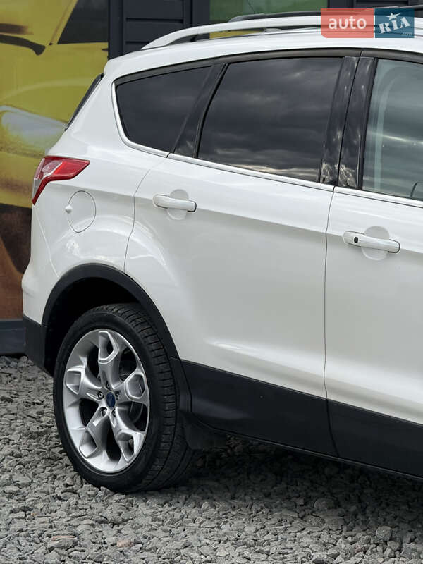 Позашляховик / Кросовер Ford Escape 2015 в Стрию