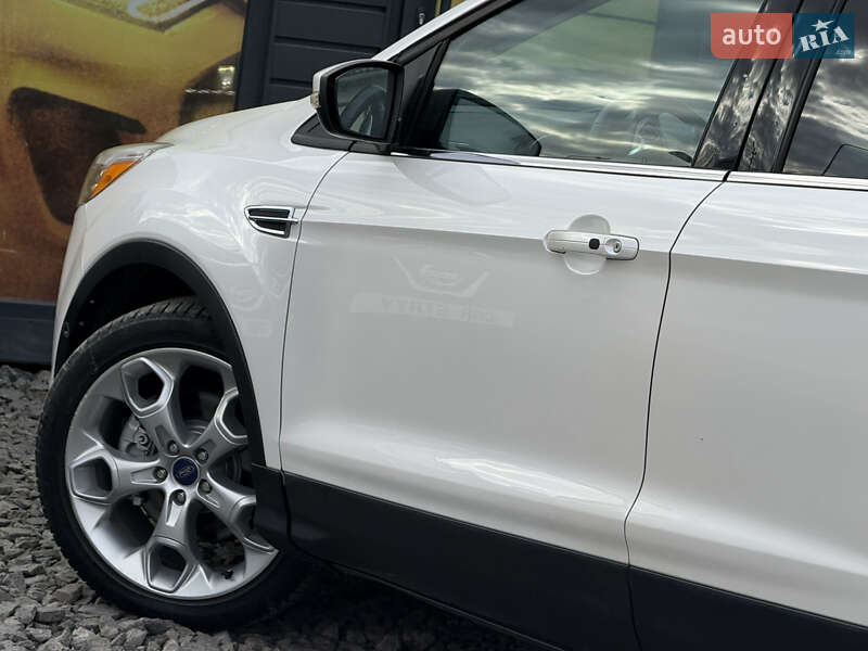 Позашляховик / Кросовер Ford Escape 2015 в Стрию