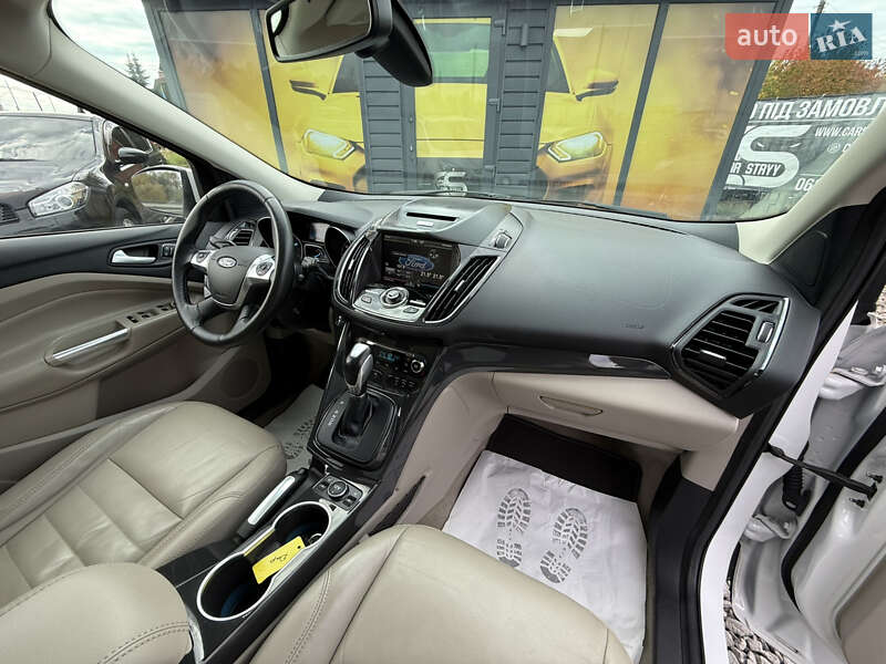 Позашляховик / Кросовер Ford Escape 2015 в Стрию