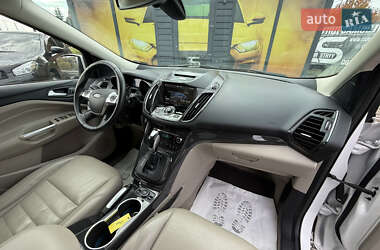 Позашляховик / Кросовер Ford Escape 2015 в 