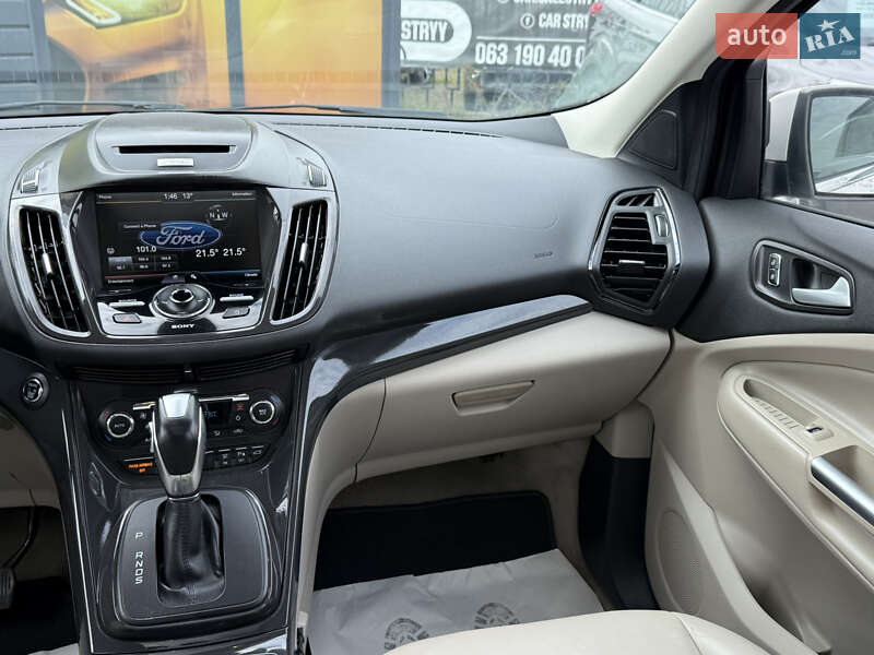 Позашляховик / Кросовер Ford Escape 2015 в Стрию