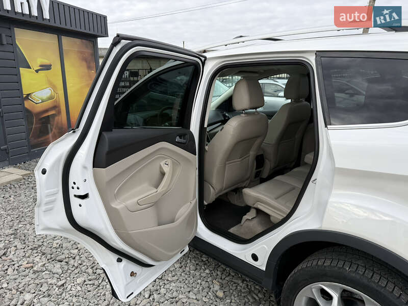 Позашляховик / Кросовер Ford Escape 2015 в Стрию