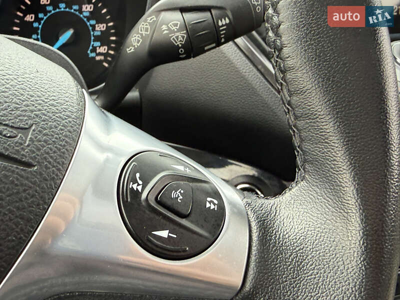 Позашляховик / Кросовер Ford Escape 2015 в Стрию