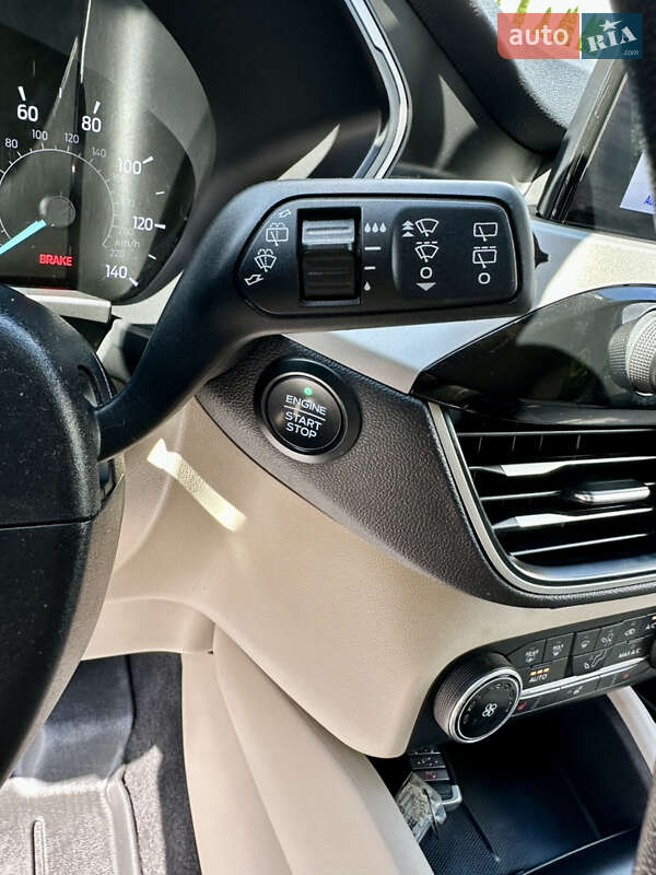 Позашляховик / Кросовер Ford Escape 2020 в Києві