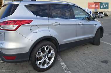 Внедорожник / Кроссовер Ford Escape 2015 в 