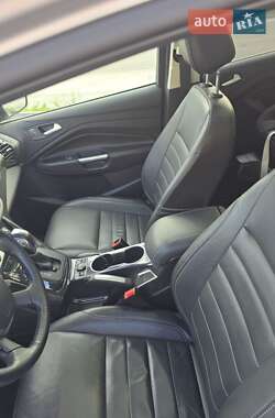 Внедорожник / Кроссовер Ford Escape 2015 в 