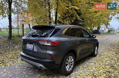 Внедорожник / Кроссовер Ford Escape 2021 в 