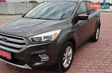 Внедорожник / Кроссовер Ford Escape 2017 в 