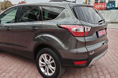 Внедорожник / Кроссовер Ford Escape 2017 в 