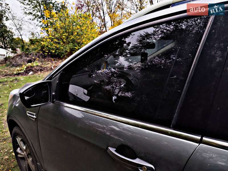 Внедорожник / Кроссовер Ford Escape 2014 в Катеринополе