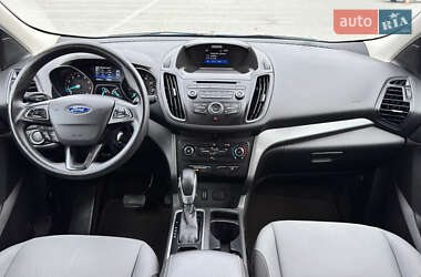 Позашляховик / Кросовер Ford Escape 2017 в  фото 28 Позашляховик / Кросовер Ford Escape 2017 в
