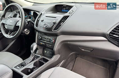 Позашляховик / Кросовер Ford Escape 2017 в  фото 32 Позашляховик / Кросовер Ford Escape 2017 в