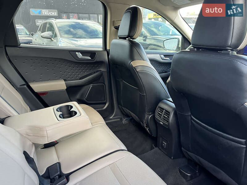 Позашляховик / Кросовер Ford Escape 2019 в Львові