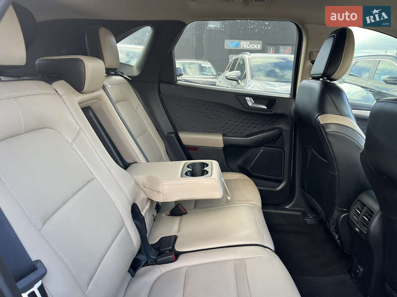 Позашляховик / Кросовер Ford Escape 2019 в Львові