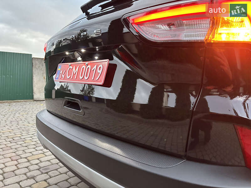 Позашляховик / Кросовер Ford Escape 2020 в Львові
