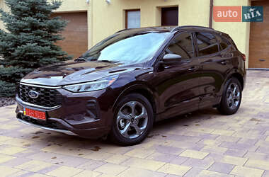 Позашляховик / Кросовер Ford Escape 2023 в 