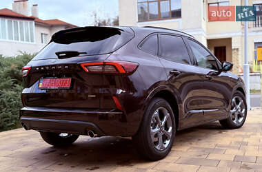 Позашляховик / Кросовер Ford Escape 2023 в 