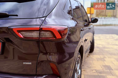 Позашляховик / Кросовер Ford Escape 2023 в 