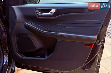 Позашляховик / Кросовер Ford Escape 2023 в 
