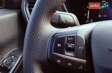 Позашляховик / Кросовер Ford Escape 2023 в 