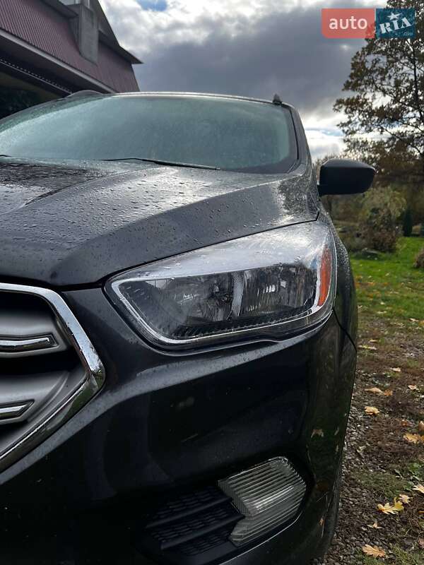 Внедорожник / Кроссовер Ford Escape 2018 в Косове фото 7 Внедорожник / Кроссовер Ford Escape 2018 в Косове
