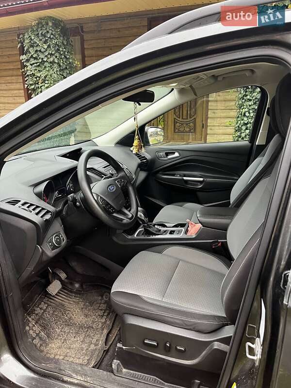 Внедорожник / Кроссовер Ford Escape 2018 в Косове фото 16 Внедорожник / Кроссовер Ford Escape 2018 в Косове