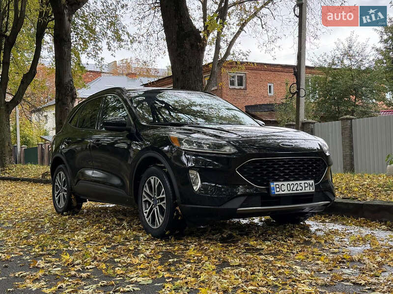 Внедорожник / Кроссовер Ford Escape 2020 в 