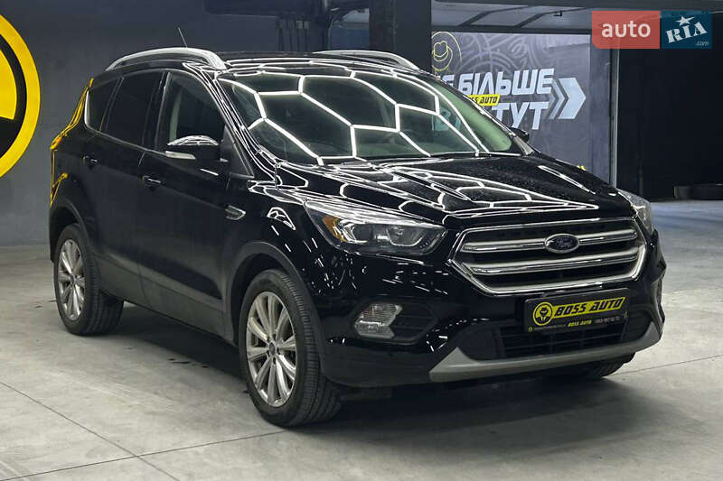 Внедорожник / Кроссовер Ford Escape 2018 в 