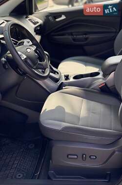 Позашляховик / Кросовер Ford Escape 2015 в  фото 21 Позашляховик / Кросовер Ford Escape 2015 в