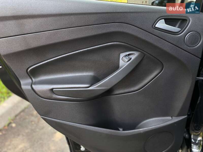 Позашляховик / Кросовер Ford Escape 2015 в Києві