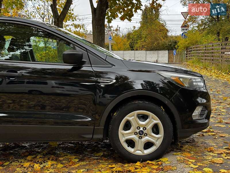 Внедорожник / Кроссовер Ford Escape 2017 в Киеве