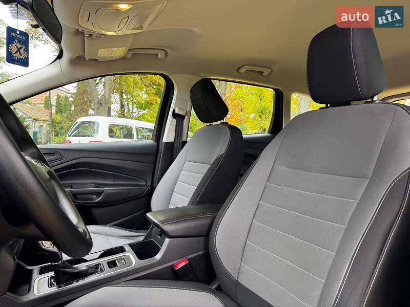 Внедорожник / Кроссовер Ford Escape 2017 в Киеве