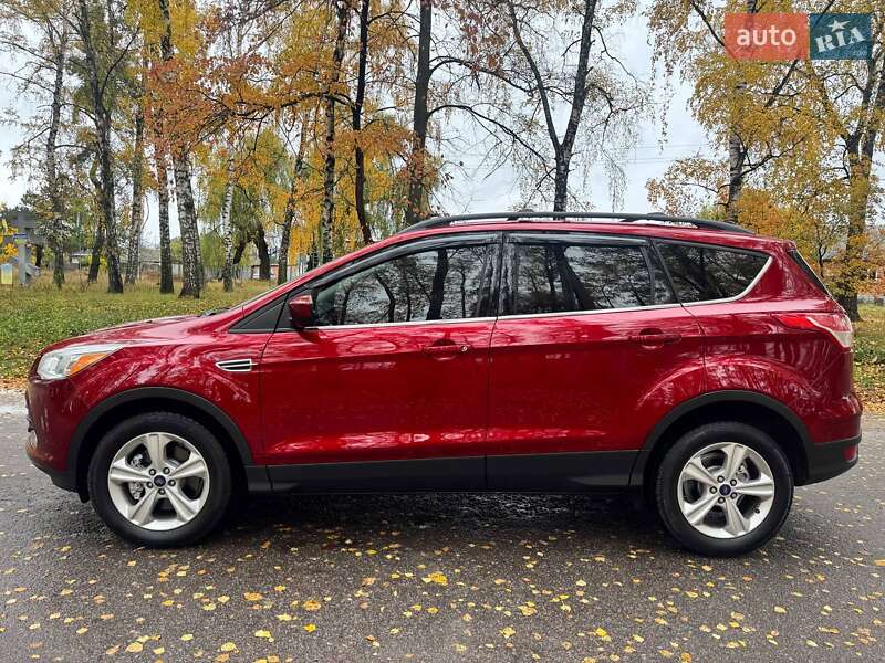 Внедорожник / Кроссовер Ford Escape 2015 в Ахтырке
