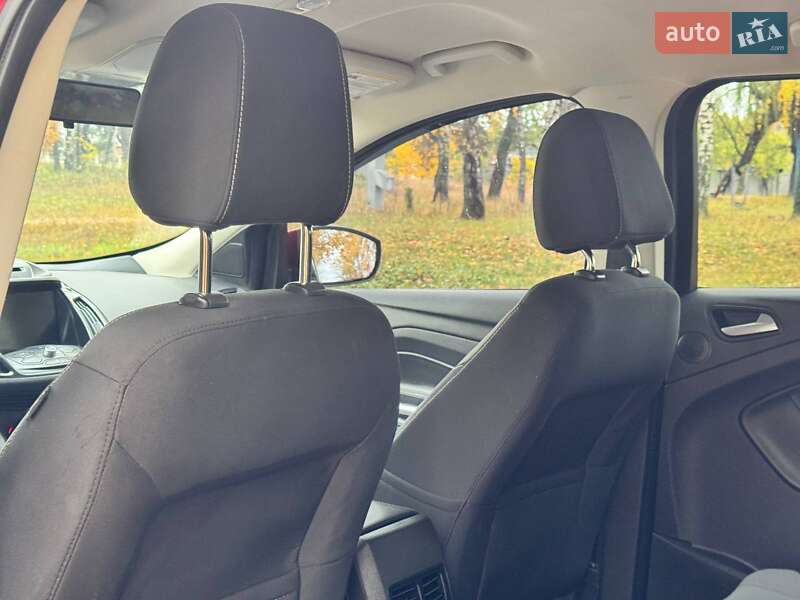Внедорожник / Кроссовер Ford Escape 2015 в Ахтырке