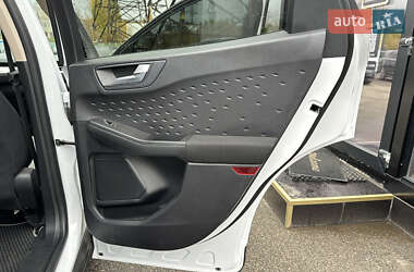 Внедорожник / Кроссовер Ford Escape 2020 в 