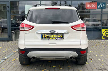 Позашляховик / Кросовер Ford Escape 2013 в 