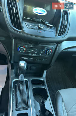 Позашляховик / Кросовер Ford Escape 2016 в  фото 8 Позашляховик / Кросовер Ford Escape 2016 в