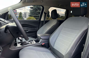 Внедорожник / Кроссовер Ford Escape 2018 в 