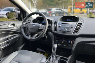 Внедорожник / Кроссовер Ford Escape 2018 в 